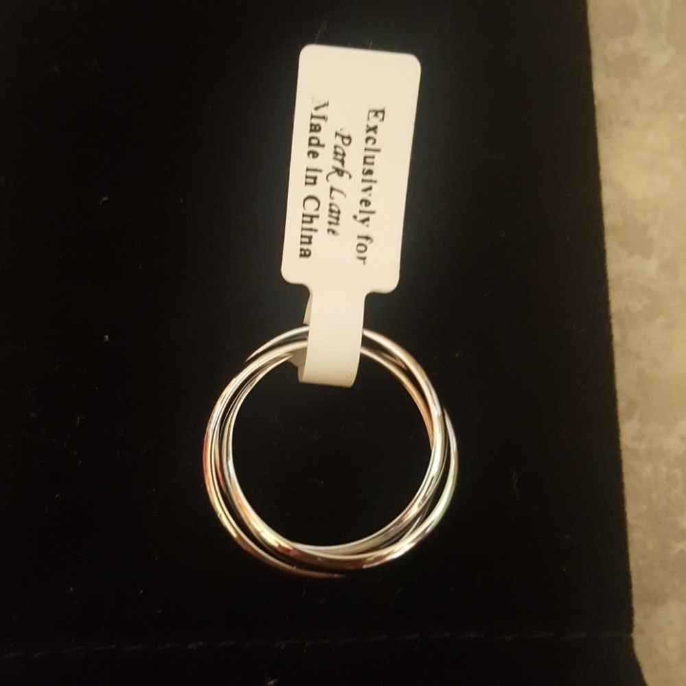 Park Lane silver tri ring - Picture 4 of 6